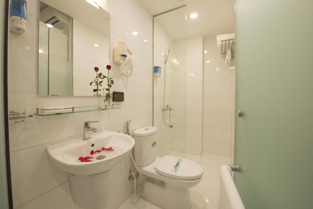 Hanoi Holiday Hotel Zewnętrze zdjęcie